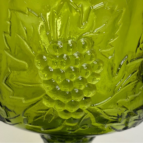 Vintage EUC, Indiana Glass Co. Harvest Grape Avocado Green Glass Compote - Picture 6 of 15